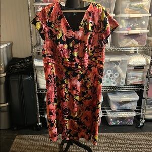 Elegant Floral Midi Dress - Pink and Black